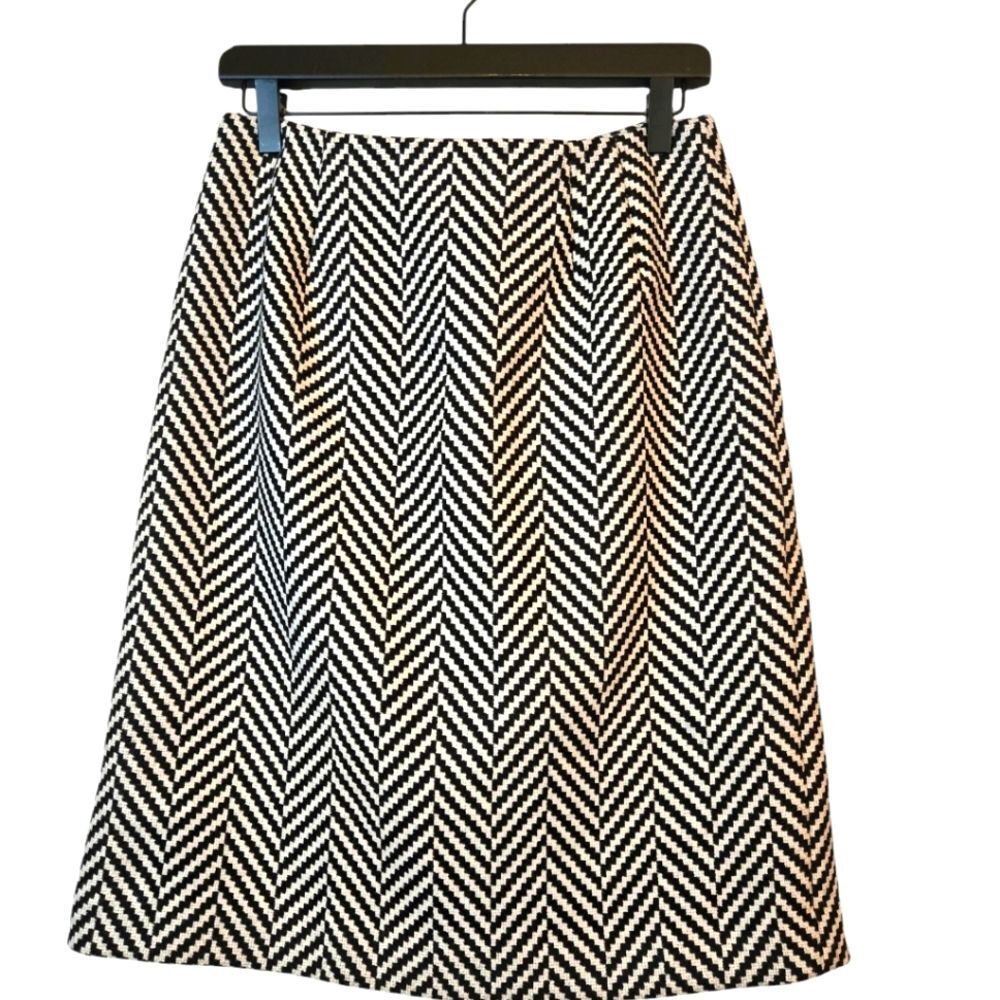 Talbots Chic Black and White Herringbone Skirt Size 6 100% Wool Classy Office